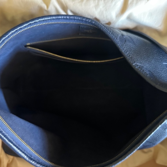 Louis Vuitton CarryAll MM Navy Blue - Picture 3 of 9